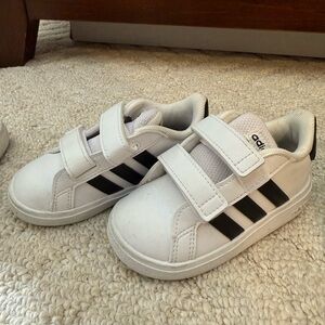 Adidas Toddler Shoe, Size 6